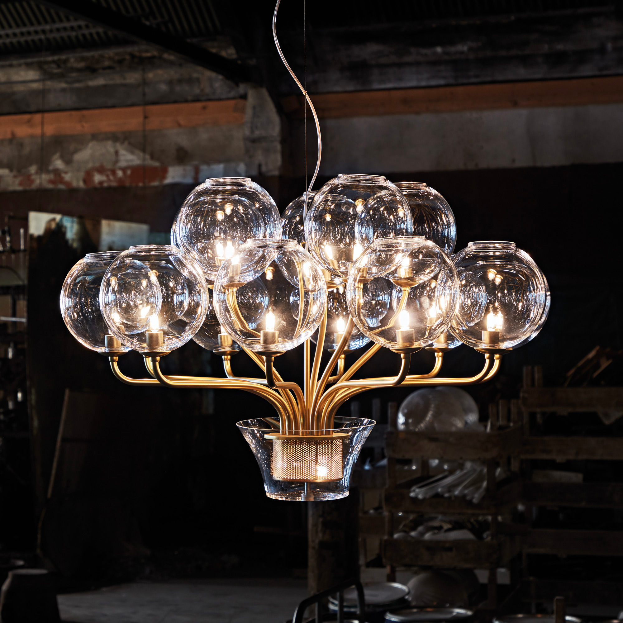 BOBLU LAMP. SOSPENSIONE BOBLU S CRISTALLO 15 LUCI CR SU MONT. ORO 801.810.H